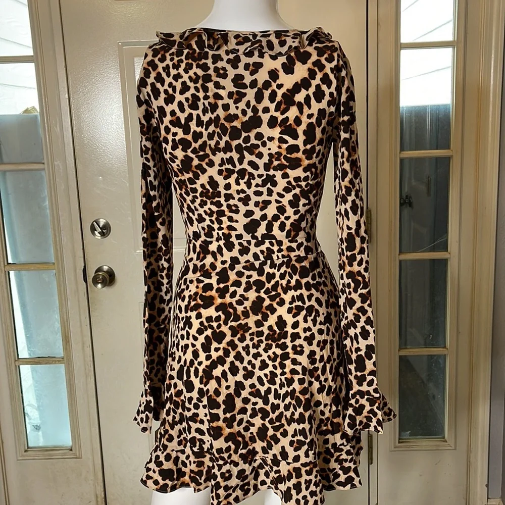 For Love & Lemons Leo Keyhole Silk Blend Cheetah Print Long Sleeve Dress NWT XS - Picture 6 of 10